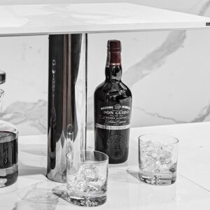Laminam Bianco Statuario Venato countertop with wine and glasses