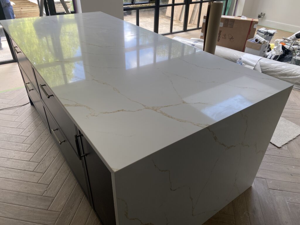 Quartz Arenastone Oro Delicato Kitchen Worktops: Elegance and Sophistication for Luxury Kitchens